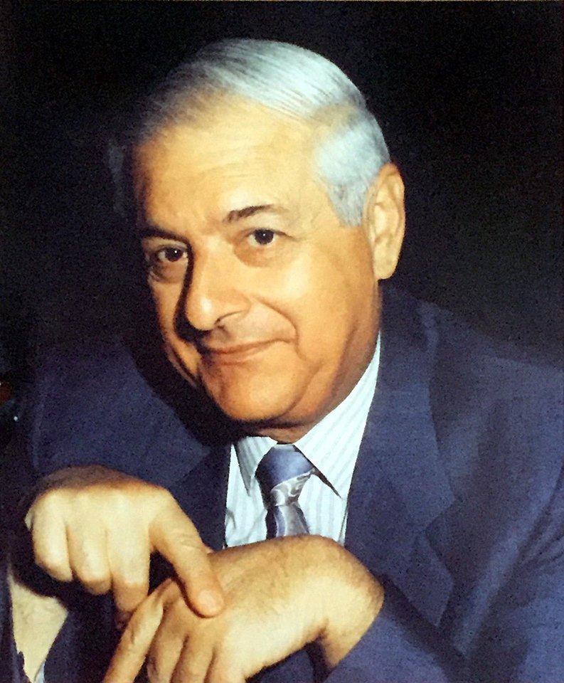2000 - 2003: καθηγητής Κωνσταντίνος Γιαννακογιώργος